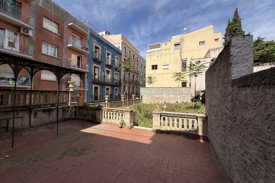 Edificio de uso mixto - Foto 2