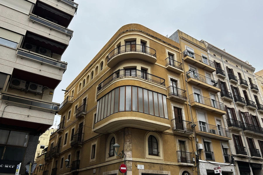 Edificio de uso mixto